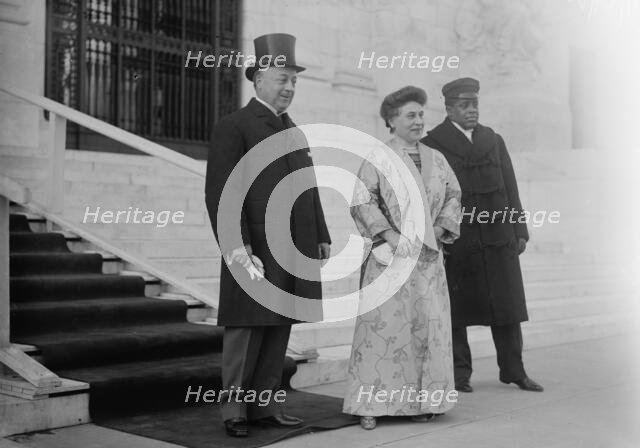 P.C. Knox & wife, 1913. Creator: Bain News Service.