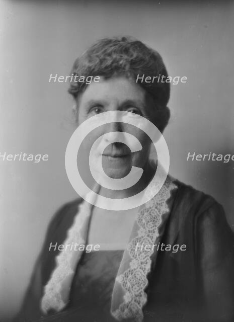 Mrs. L.A. Kimberley, (Commander Kimberley), portrait photograph, 1918 July 2 or 5. Creator: Arnold Genthe.