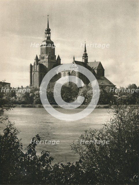 'Stralslund - Marienkirche', 1931. Artist: Kurt Hielscher.