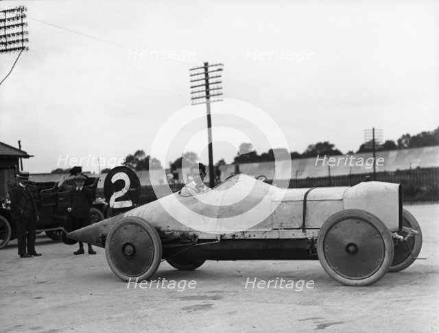 Straker Squire18.8 litre at Brooklands 28th May 1910 Artist: Unknown.
