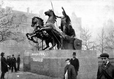 The Statue of Queen Boadicea to be placed on the Thames Embankment, 1898. Creator: Unknown.