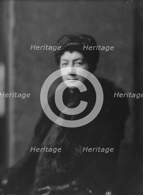 Montant, Jules, Mrs., portrait photograph, 1916 Jan. 19. Creator: Arnold Genthe.
