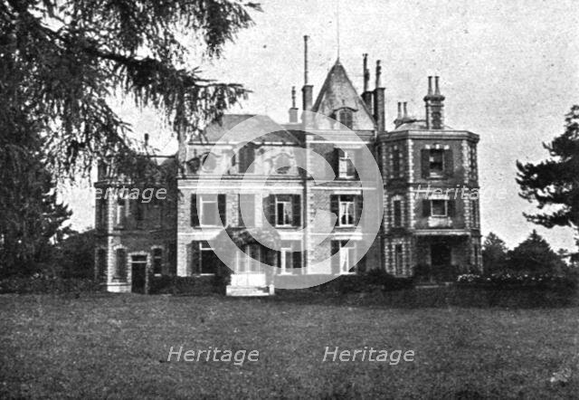 'La Bataille de la Somme; Le chateau de la Maisonnette, avant la guerre', 1916. Creator: Unknown.