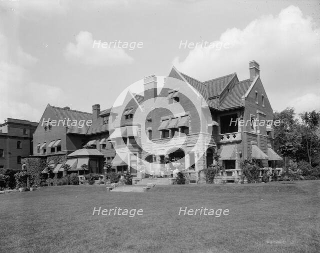 Residence of Franklin H. Walker, 850 Jefferson Avenue, Detroit, Mich., between 1905 and 1915. Creator: Unknown.