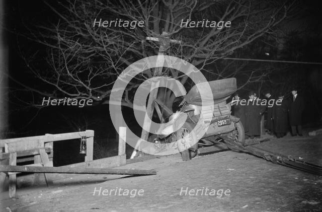 N.Y.C. auto wrecked in Central Park, between c1910 and c1915. Creator: Bain News Service.