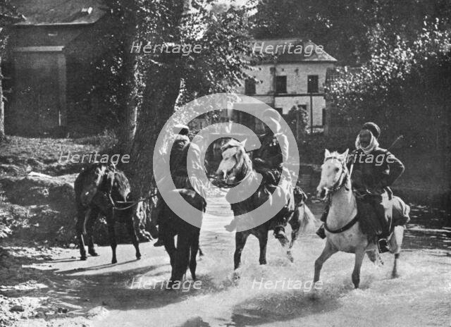 'L'Afrique et l'orient dans les brumes du nord; Le front de France', 1914. Creator: Unknown.