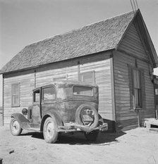 New home of Schroeder family, Dead Ox Flat, Malheur County, Oregon, 1939. Creator: Dorothea Lange.