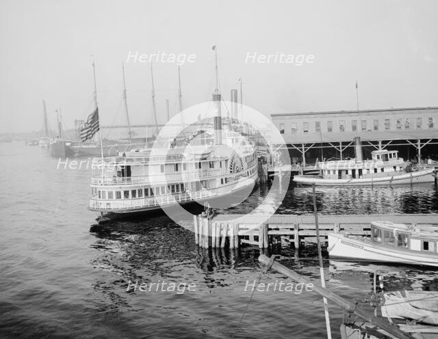 Docks, Jacksonville, Fla., between 1900 and 1920. Creator: Unknown.