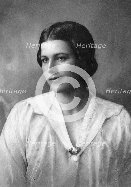 Portrait of Larissa Reisner (1895-1926). Creator: Anonymous.