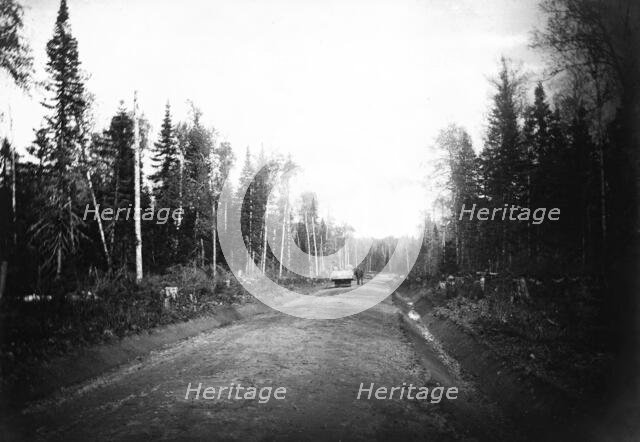 Road rolling, 1909. Creator: Dorozhno-Stroitel'nyi Otdel.
