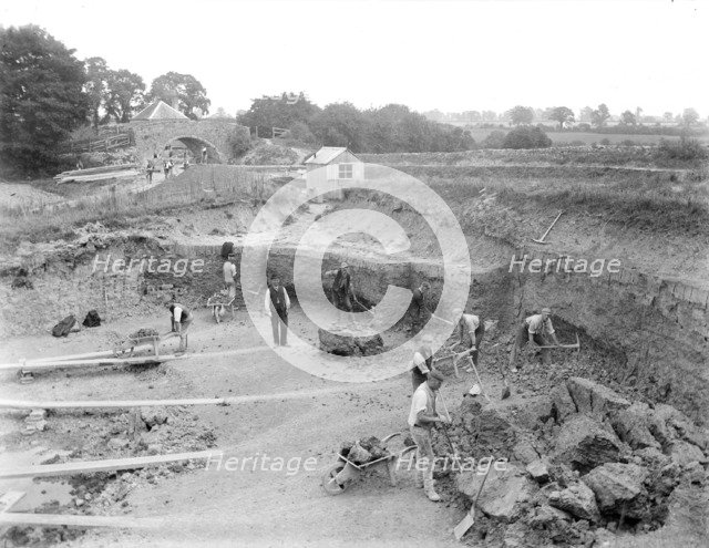 Thames & Severn Canal, Gloucestershire, 1904. Artist: Henry Taunt