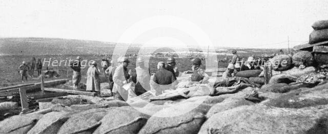 'Pendant la bataille de la Somme : le poste de commandement du colonel Messimy..., 1916. Creator: Unknown.