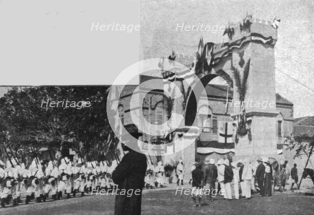 'Les vainqueurs du Cameroun; Apres la revue passee par le general Pineau', 1916. Creator: Unknown.