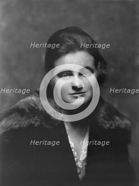 Miss C.C. Byington, portrait photograph, 1917 Nov. 24. Creator: Arnold Genthe.