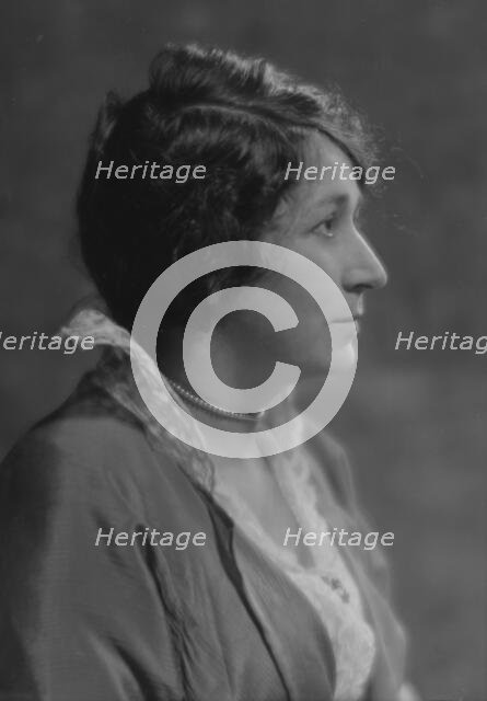 Tietsort, Mrs., portrait photograph, 1914 May 23. Creator: Arnold Genthe.