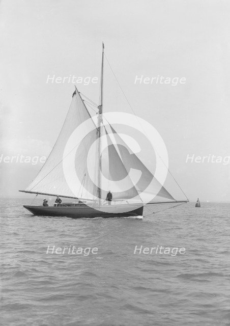 The gaff rigged cutter 'Wych' under sail, 1914. Creator: Kirk & Sons of Cowes.