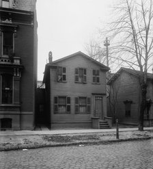 No. 33 Center St. [Street], Detroit, Mich., between 1900 and 1910. Creator: Unknown.