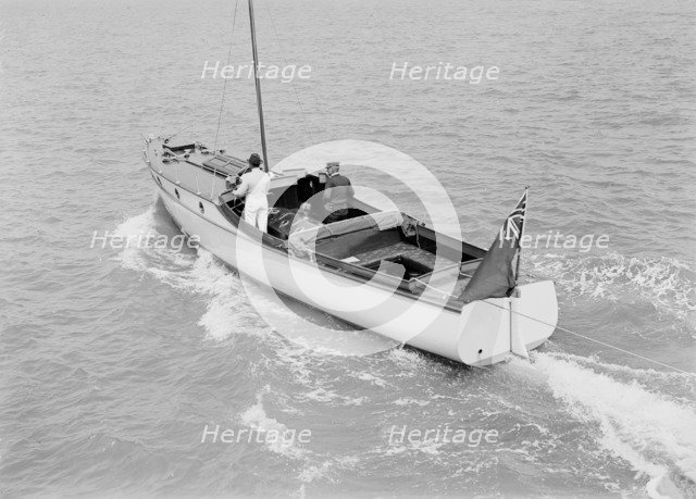 The cabin cruiser 'Minnehaha', 1914. Creator: Kirk & Sons of Cowes.