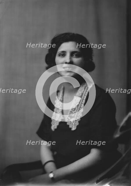 Countess Bragadin, portrait photograph, 1919 Oct. Creator: Arnold Genthe.