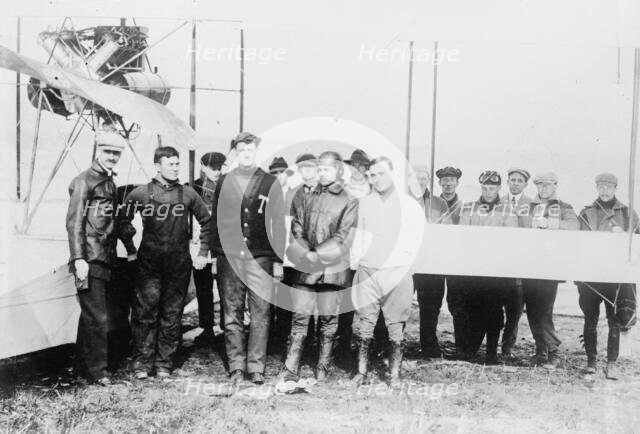 Glenn Curtiss; Lieuts; Park; Goodier; McLeary; Brereton, 1912. Creator: Bain News Service.