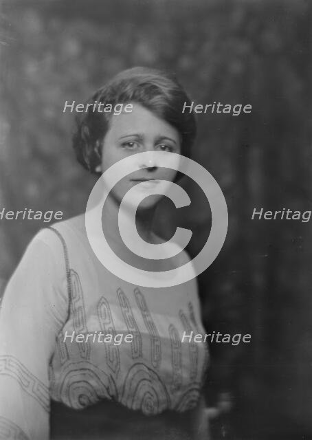 Mrs. Claudia Smith, portrait photograph, 1918 Sept. 13. Creator: Arnold Genthe.