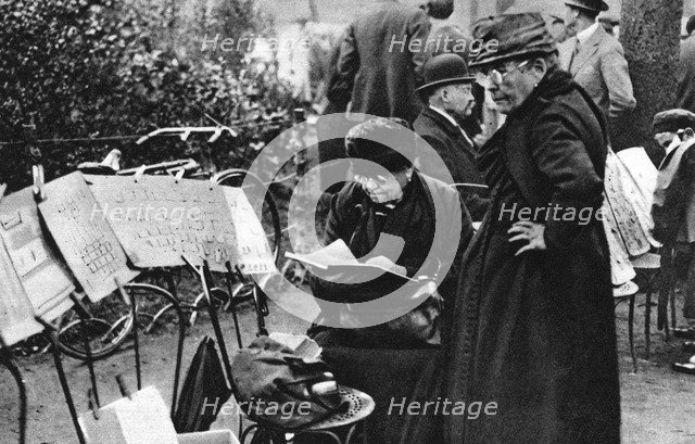 Stamp sellers in the Champs Elysees, Paris, 1931.Artist: Ernest Flammarion