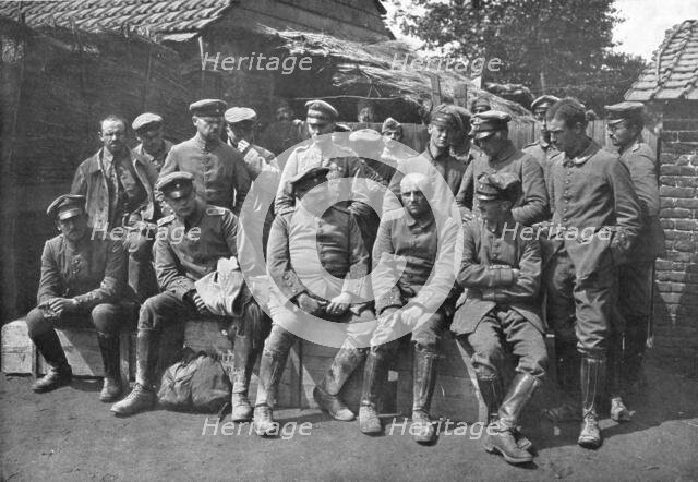 ''Apres la Bataille; Officiers Allemands Prisonniers', 1914. Creator: Unknown.