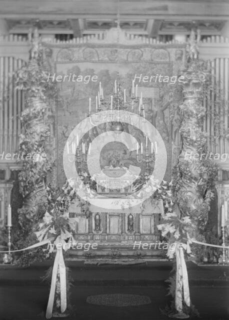 Breese wedding, portrait photograph, 1915. Creator: Arnold Genthe.