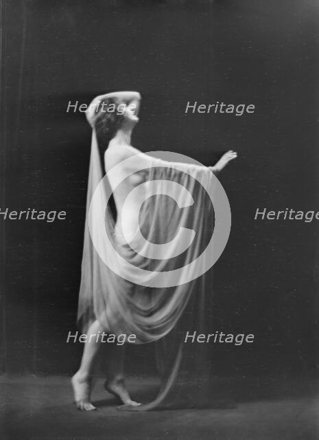 Isadora Duncan dancer, between 1915 and 1923. Creator: Arnold Genthe.