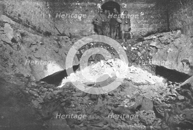'Dans le fort de Douaumont, casemate eventree par un de nos obus de 400', 1916. Creator: Unknown.