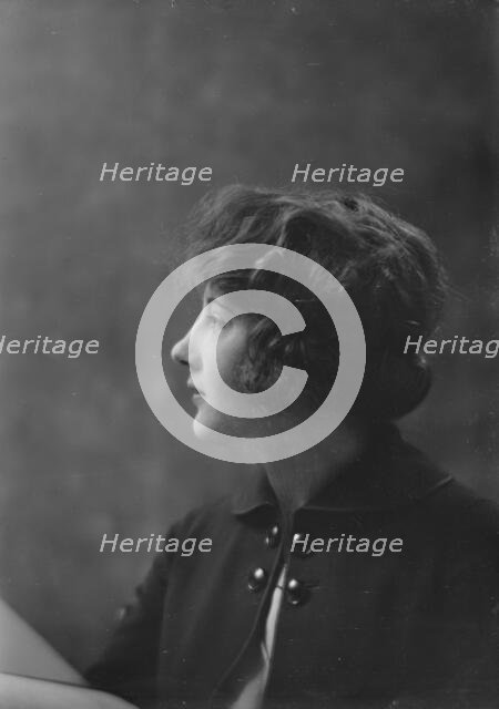 Miss Evelyn Greely, portrait photograph, 1919 Apr. 24.  Creator: Arnold Genthe.