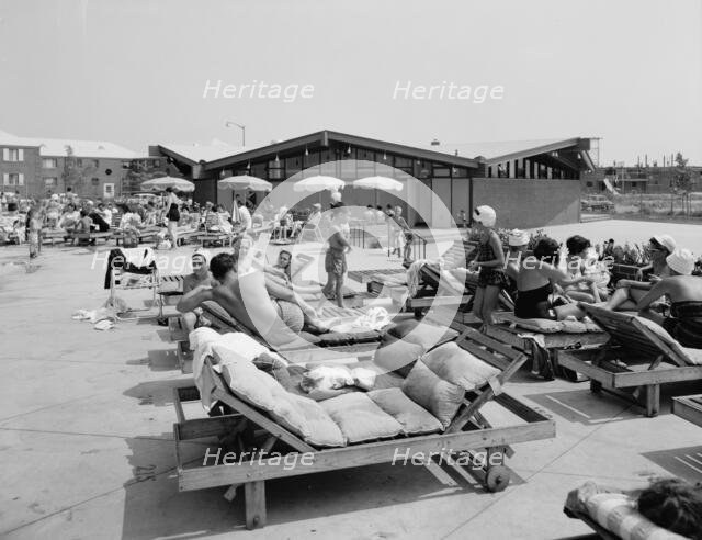 Linden Woods Swim Club, Howard Beach, 1959. Creator: Gottscho-Schleisner, Inc.
