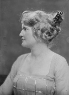 Miss Sally Prescott, portrait photograph, 1919 June 2. Creator: Arnold Genthe.