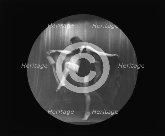 Isadora Duncan dancer, between 1915 and 1923. Creator: Arnold Genthe.