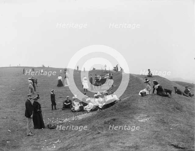 Picnickers enjoying a bank holiday lunch, Uffington Castle, Oxfordshire, 1900. Artist: Henry Taunt