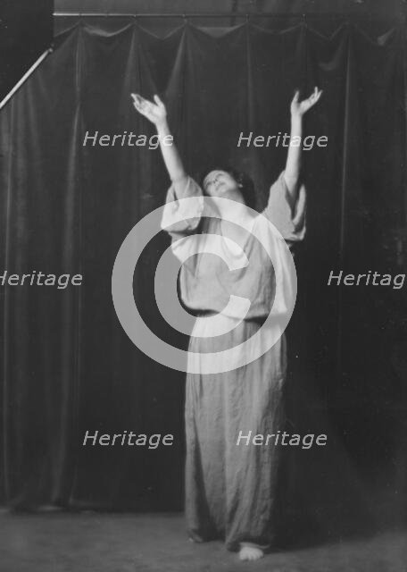 Duncan, Isadora, portrait photograph, between 1916 and 1918. Creator: Arnold Genthe.