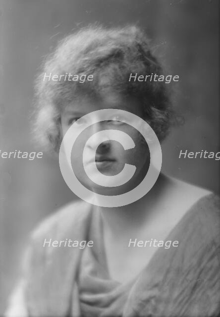 Brooke, Marguerite, Miss, portrait photograph, 1915 or 1916. Creator: Arnold Genthe.