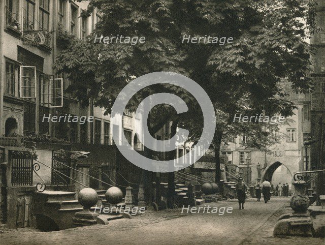 'Danzig. Frauengasse', 1931. Artist: Kurt Hielscher.