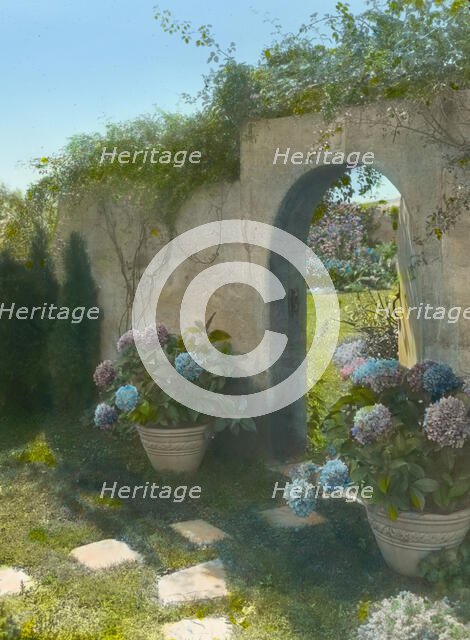 "Gray Gardens," Robert Carmer Hill house, Lily Pond Lane, East Hampton, New York, c1914. Creator: Frances Benjamin Johnston.