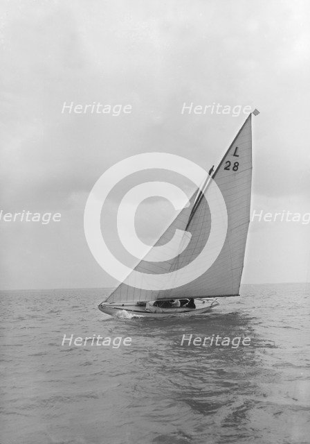 The 6 Metre 'Amethyst' sails close-hauled, 1913. Creator: Kirk & Sons of Cowes.