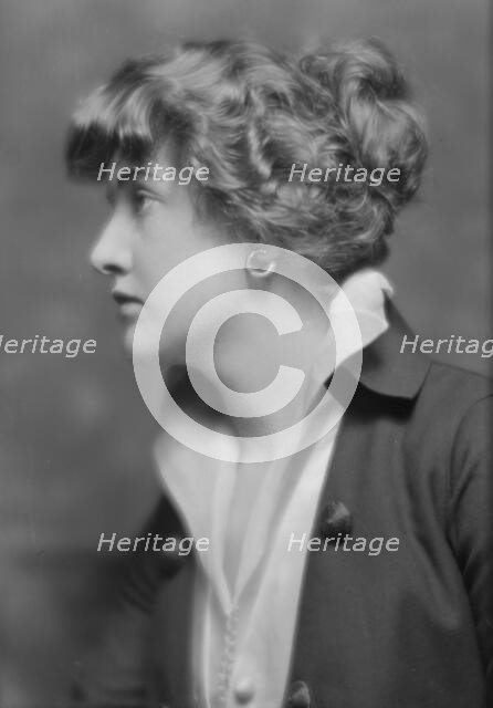 Rushmore, Vivian, Miss, portrait photograph, 1914 Apr. 23. Creator: Arnold Genthe.