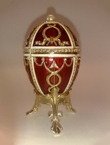 The Rosebud egg, 1895. Artist: Perkhin, Michail Yevlampievich, (Fabergé manufacture) (1860-1903)