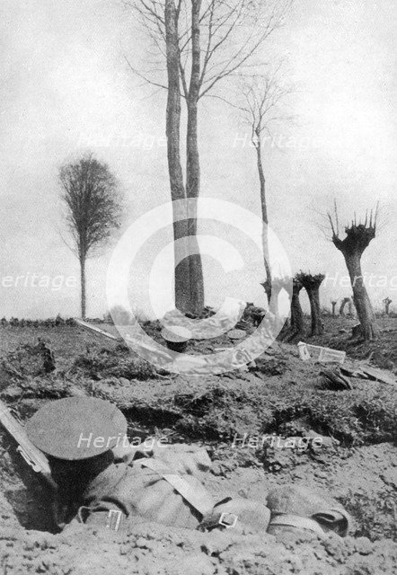 The King's Liverpool regiment waiting for the Germans, First World War, 1914-1918, (c1920). Artist: Topical Press Agency