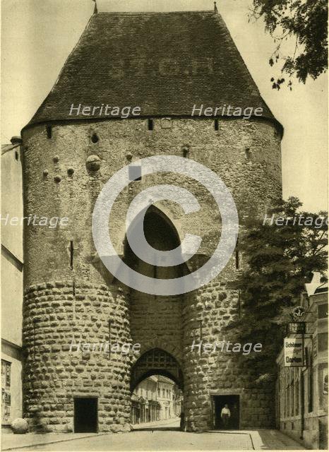 The Wiener Tor, Hainburg an der Donau, Lower Austria, c1935. Creator: Unknown.
