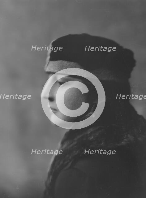 Read, Mrs., portrait photograph, 1916. Creator: Arnold Genthe.