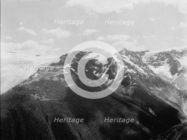Glacier Crest from Mount Abbott, Selkirk Mts., British Columbia, between 1900 and 1910. Creator: Unknown.