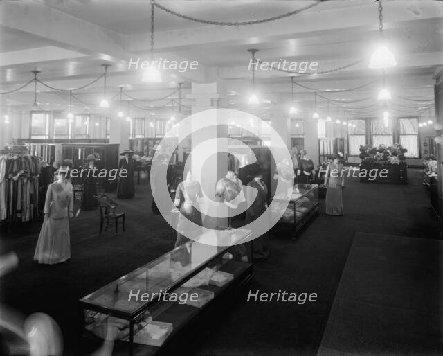 Elliott, Taylor, Woolfenden, cloak and suit, Detroit, Mich., between 1905 and 1915. Creator: Unknown.