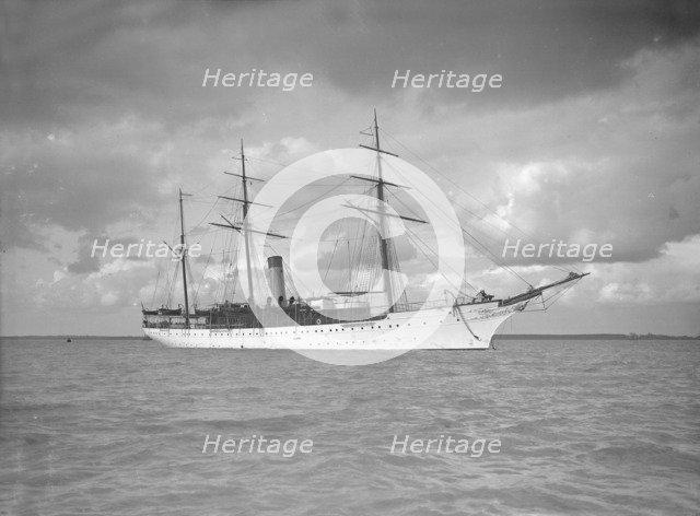 The steam yacht 'Niagara'. Creator: Kirk & Sons of Cowes.