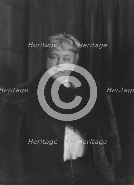 Gray, Horace, Mrs., portrait photograph, 1916 Jan. 13. Creator: Arnold Genthe.