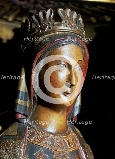 Detail of the Virgin of Help, from the parish of Santa Maria in Agramunt (Lleida), sculpture in p…